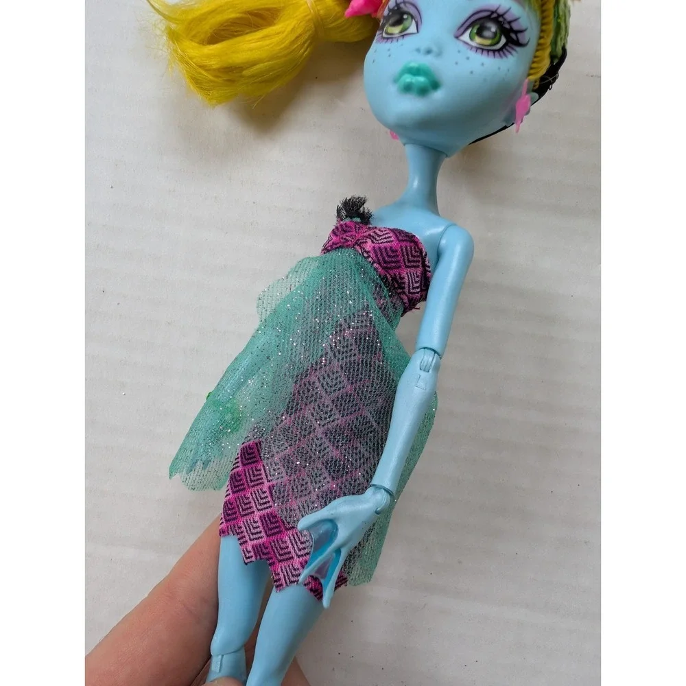 Monster High 13 Wishes Freshwater Lagoona Blue Doll Original Outfit Mattel